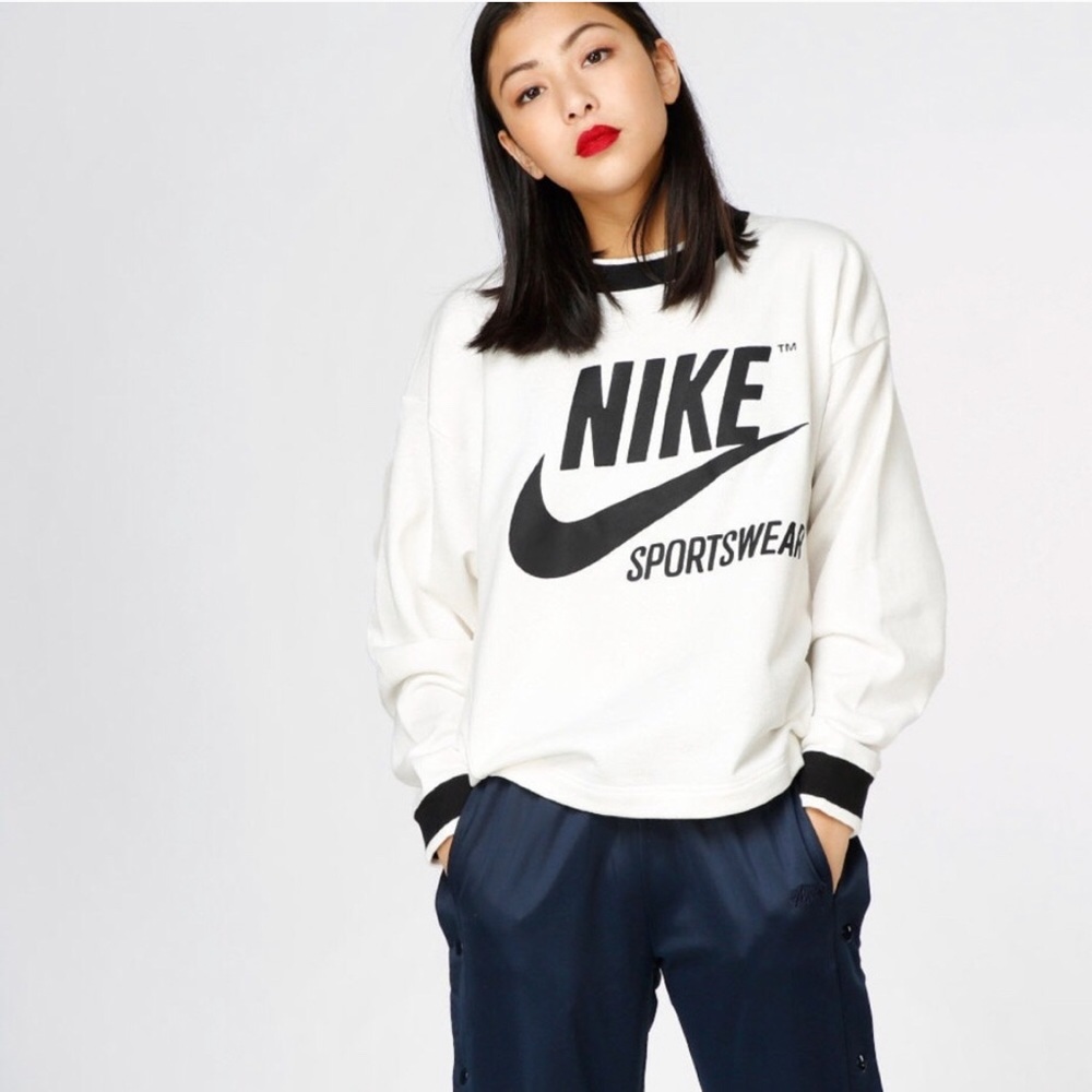 NWT Nike Women’s Sportswear Archive Crew Neck - Picture 8 of 8